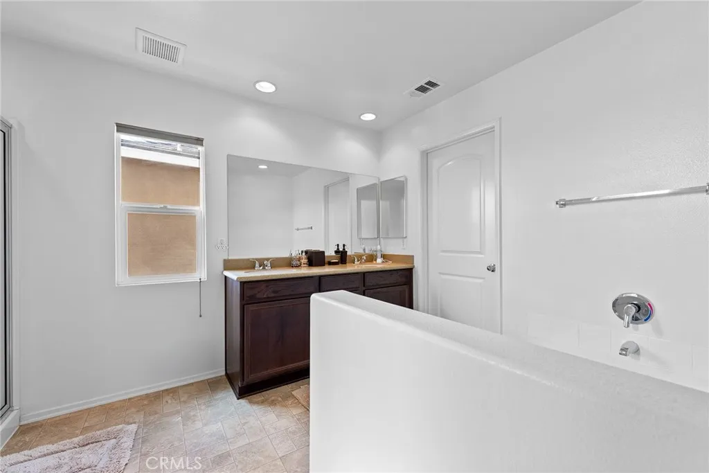 27037 Hidden Creek Court, Menifee, California 92585 home-pic-24